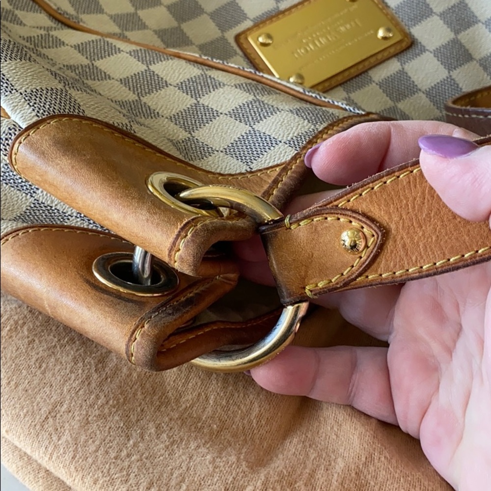 Louis Vuitton Galleria GM - Picture 10 of 16
